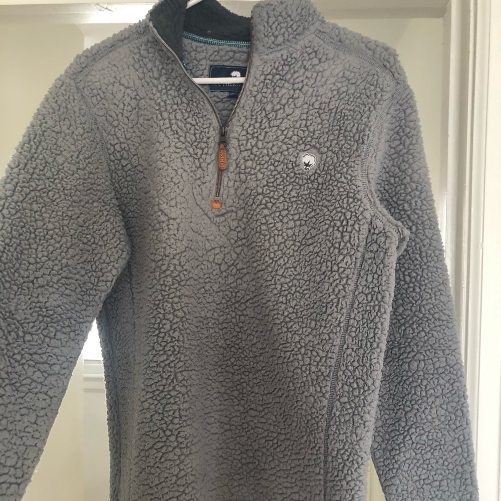 Grey sweatshirt